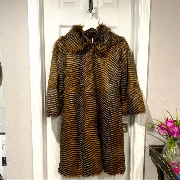 Willow & Clay Lux Faux Long Coat (Size S)🌹 - Picture 3 of 16